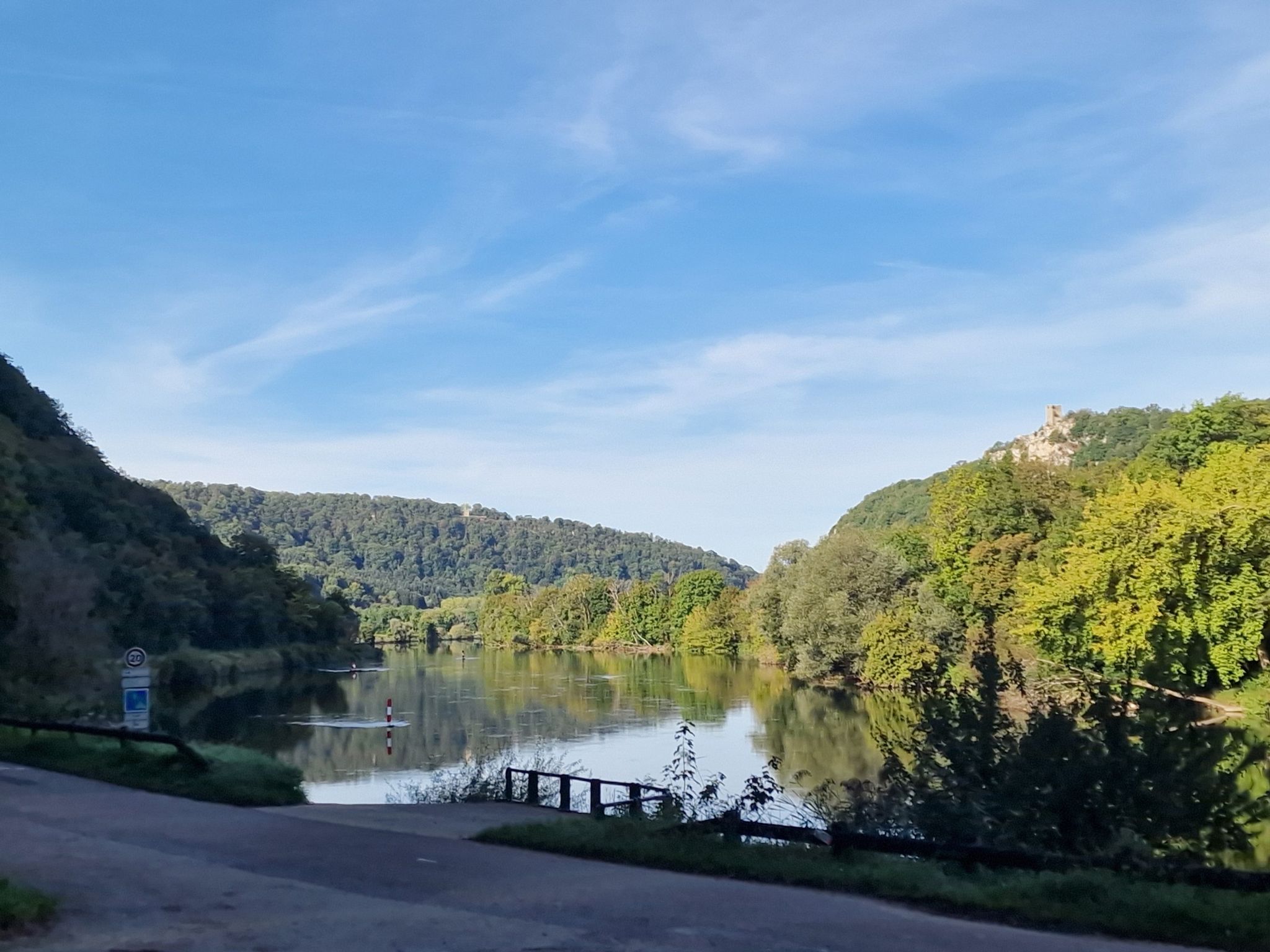Hier war auf dem letzten Foto der Fluss noch im Regen