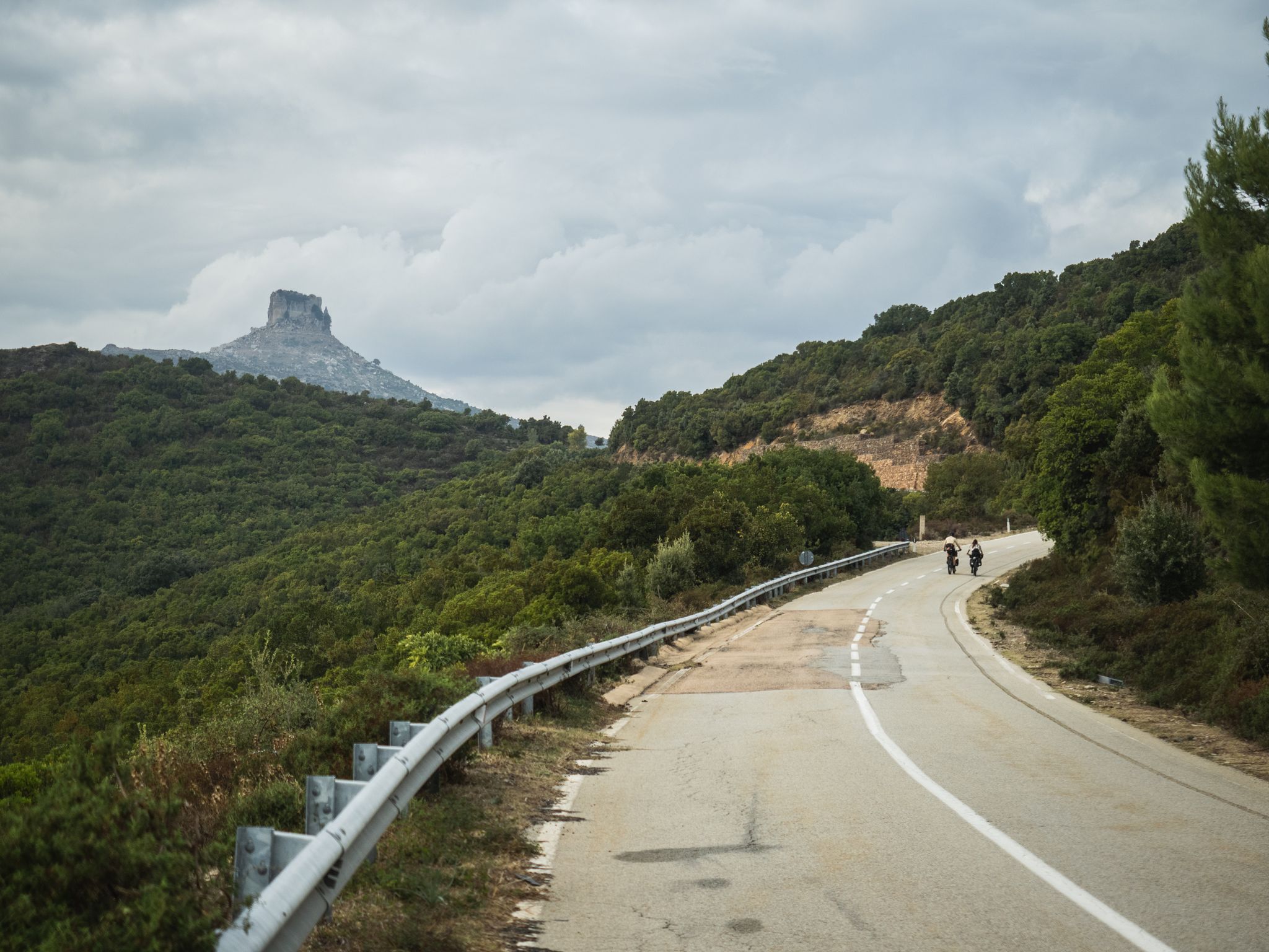 The landscape here reminds me of Gran Canaria. The 'Roques' there are very similar!