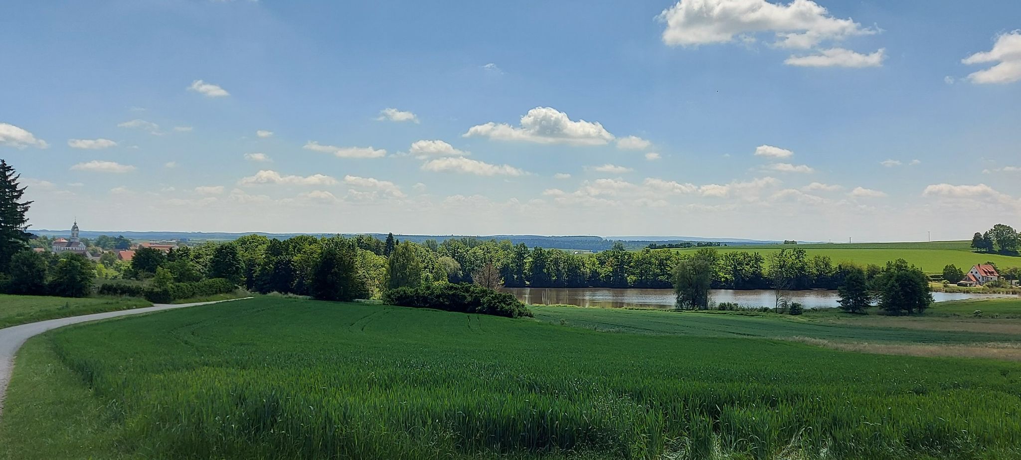 Blick auf den Ay-See