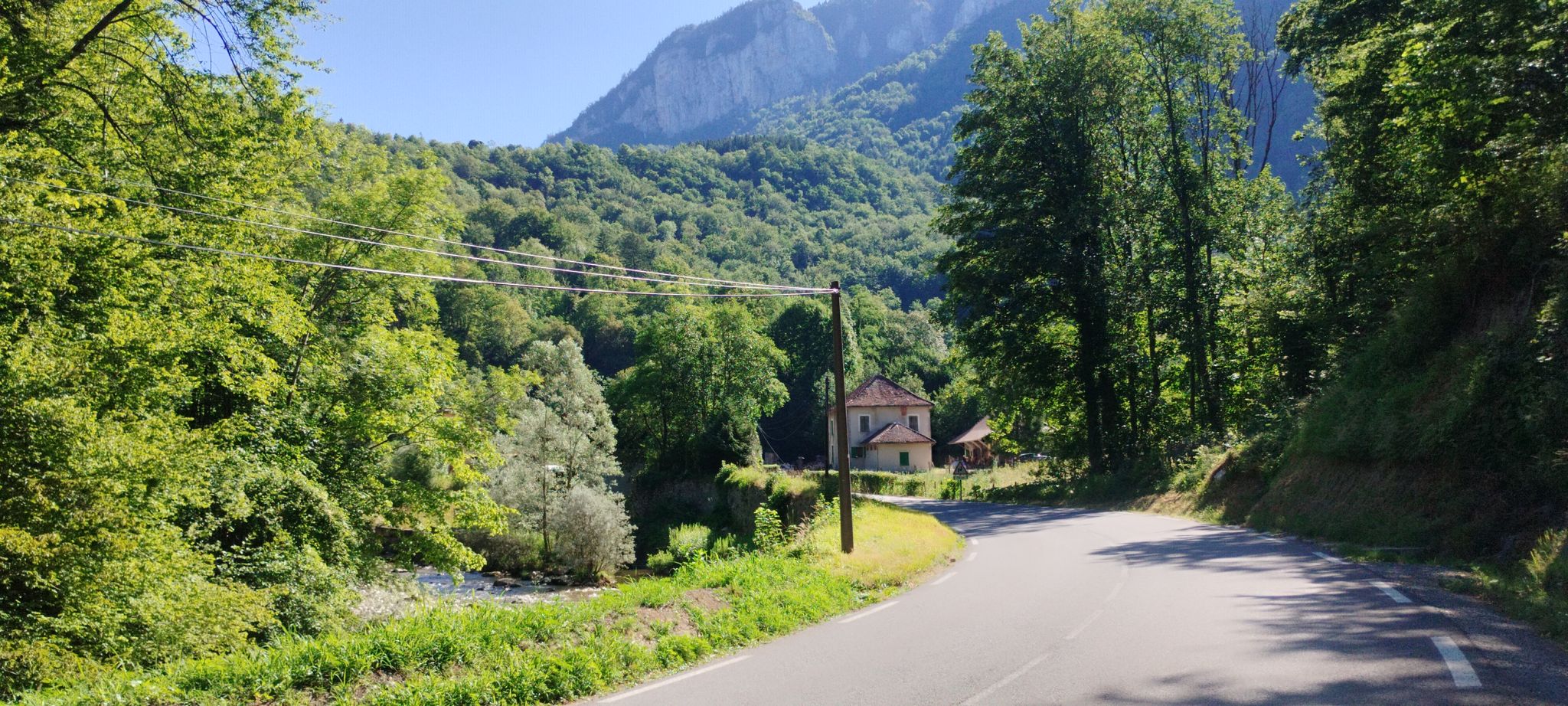 D520B, nach Saint Pierre de Chartreuse entlang der Guiers Mort 