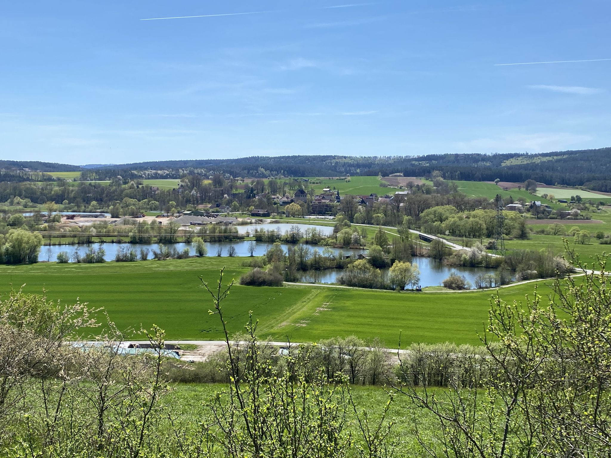 Blick ins Maintal mit seinen Baggerseen