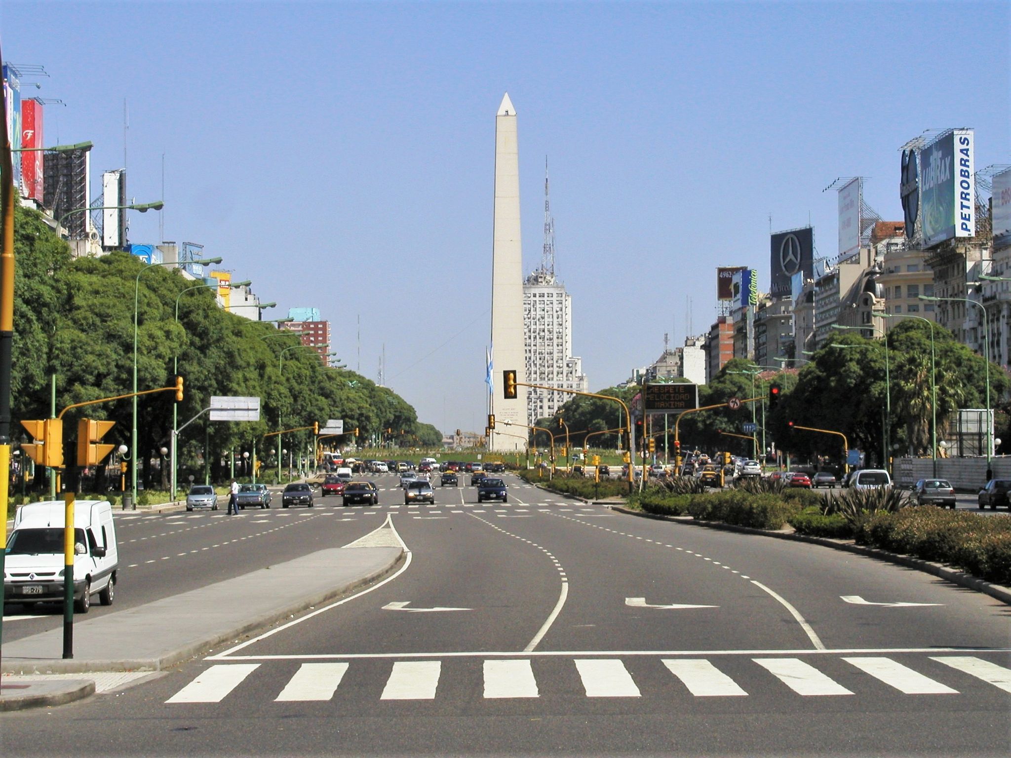 Die Prachtstraße Avenida 9 de Julio