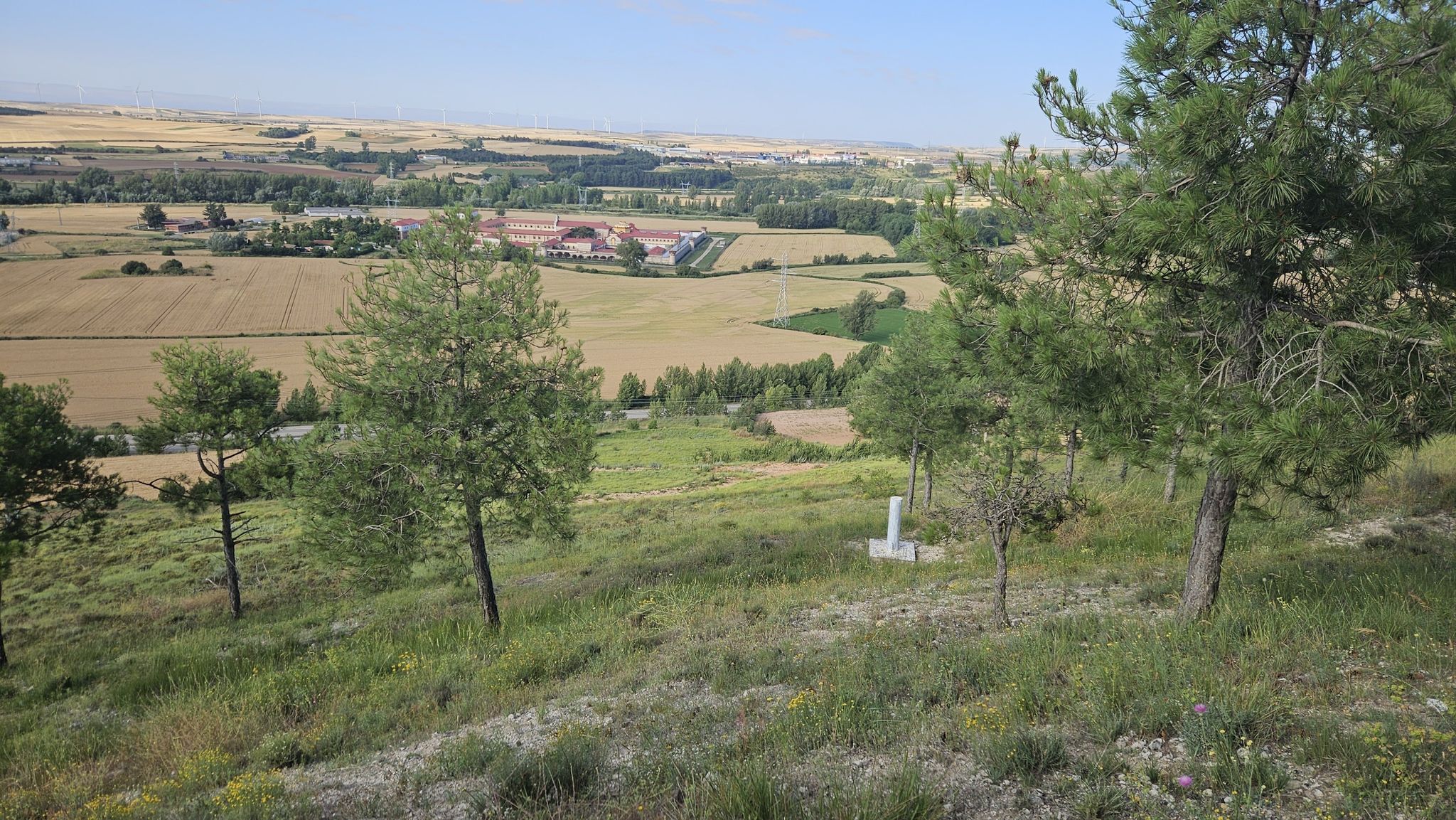 en frente de la cárcel Burgos