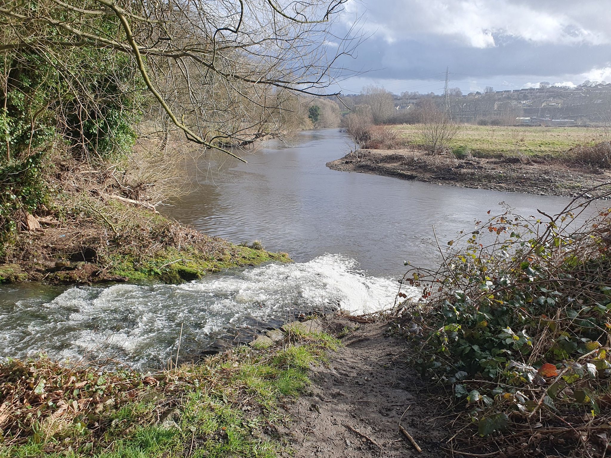 Canal on the left the river on the right