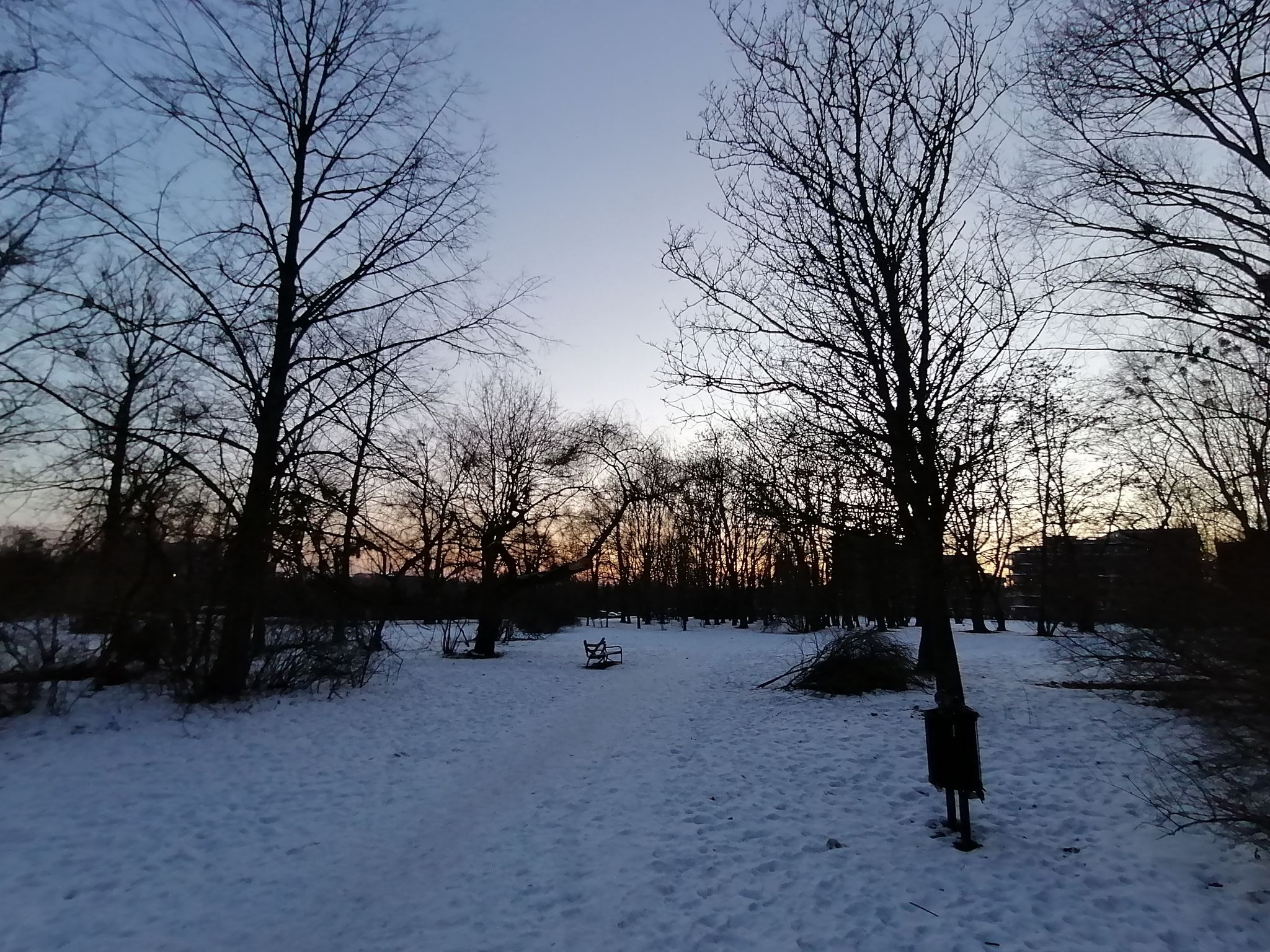 Park Jasień już się robi ciemno