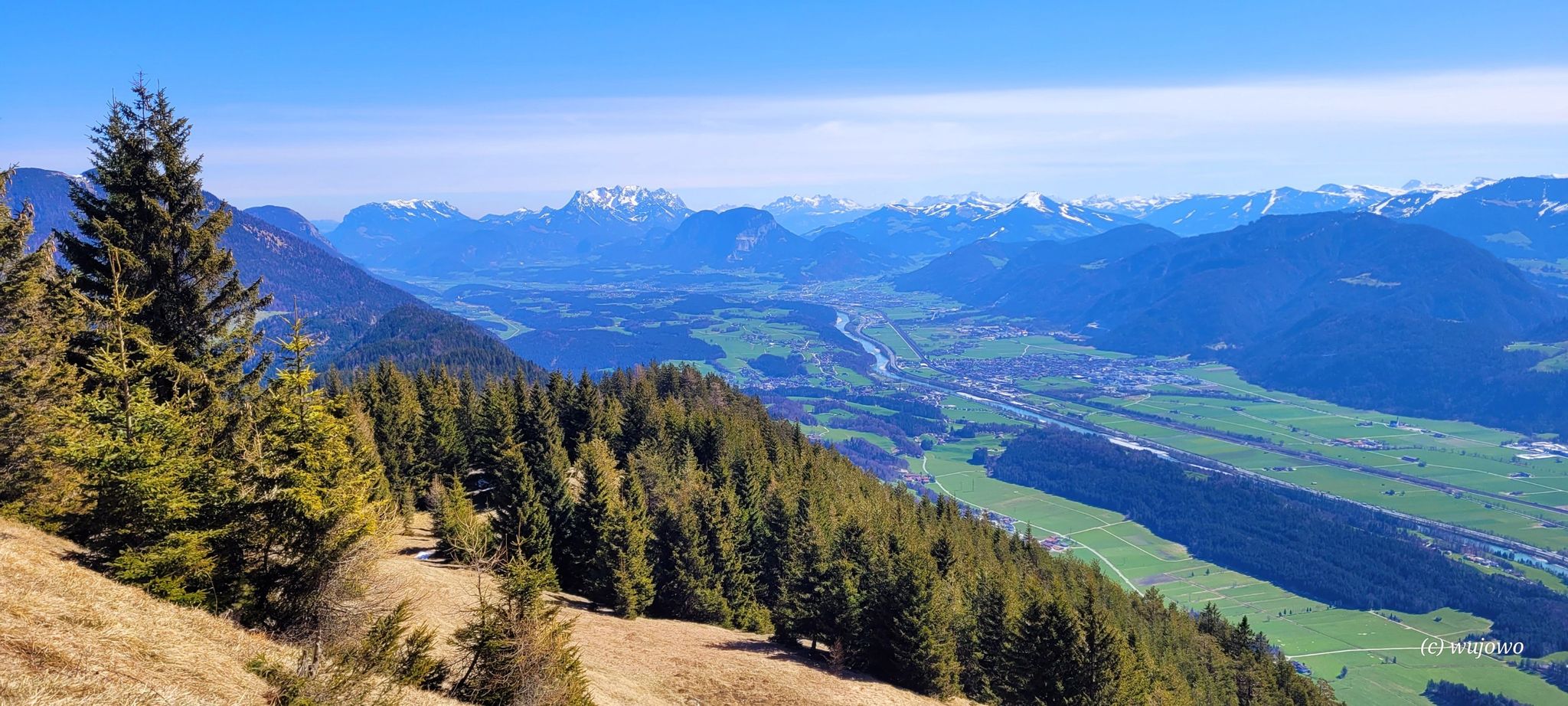 Blick ins Unterinntal zum "Kaiser"