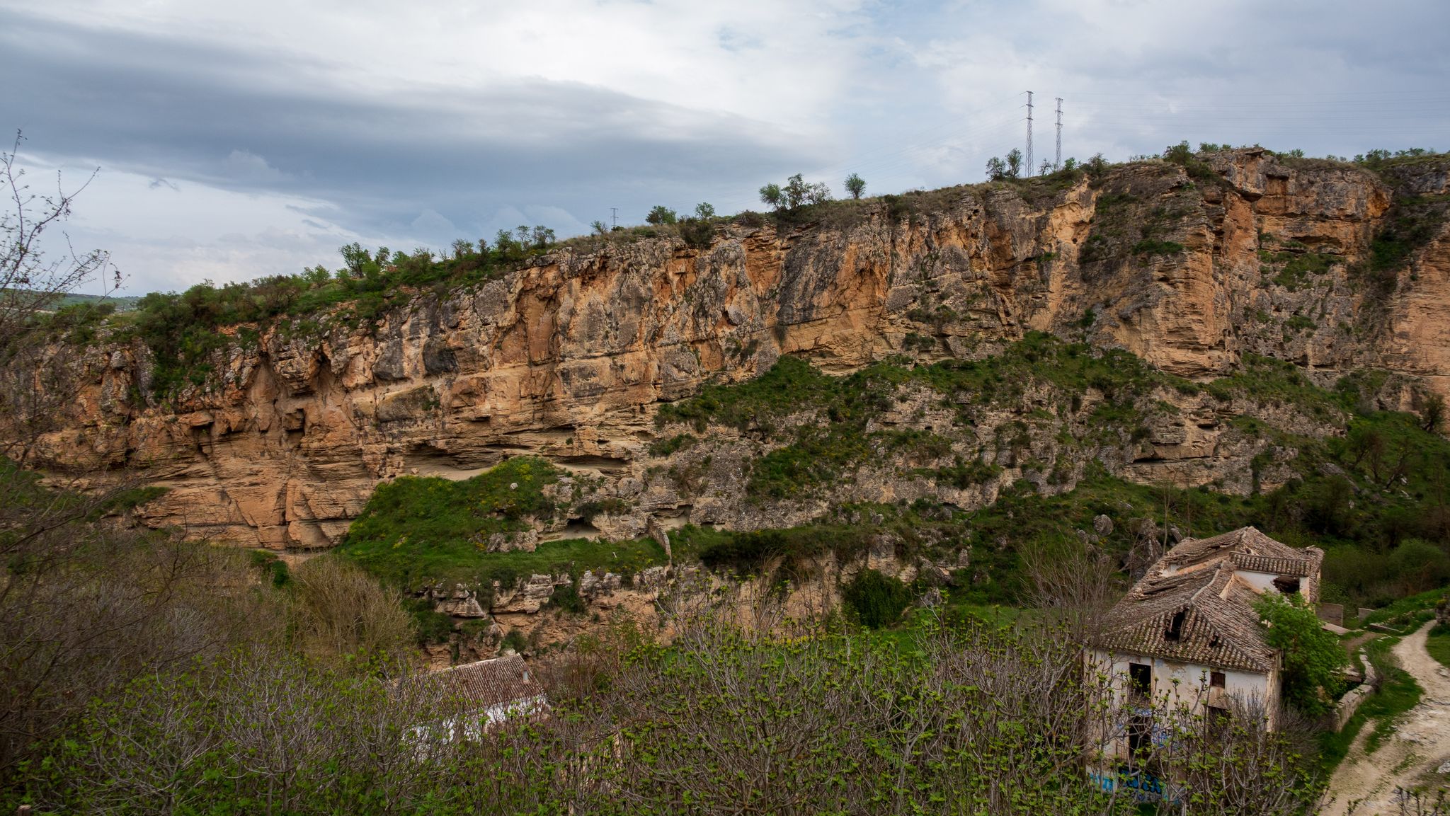 Onder de Mirador de Alhama