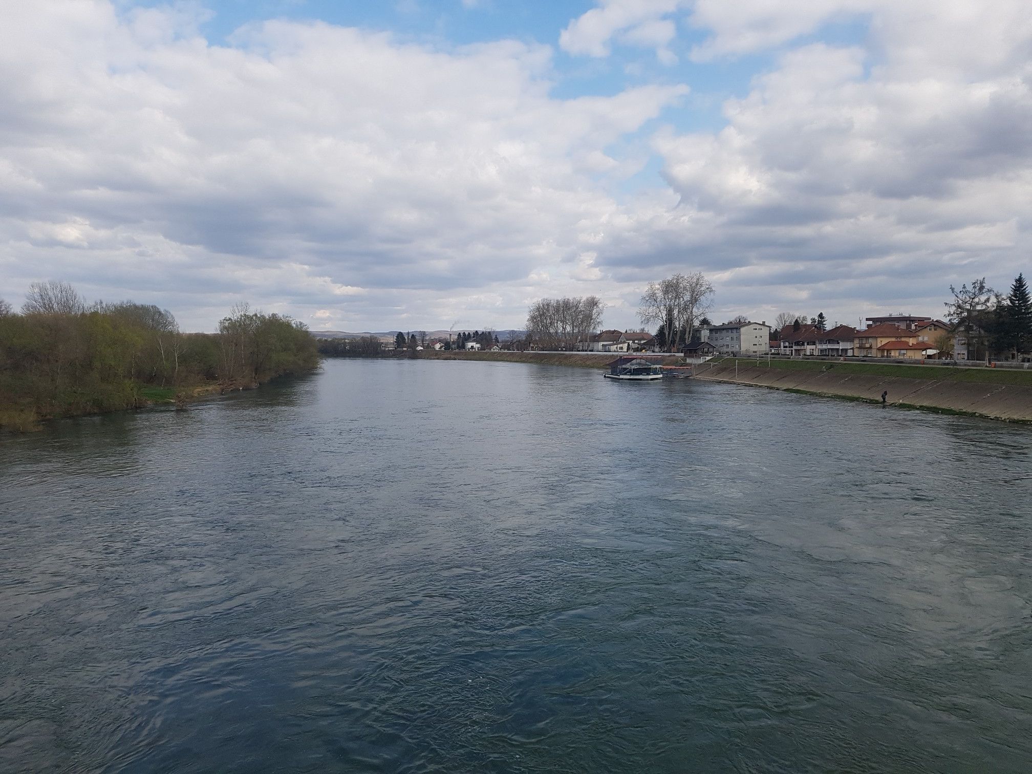 Grenzfluss zu Bosnien