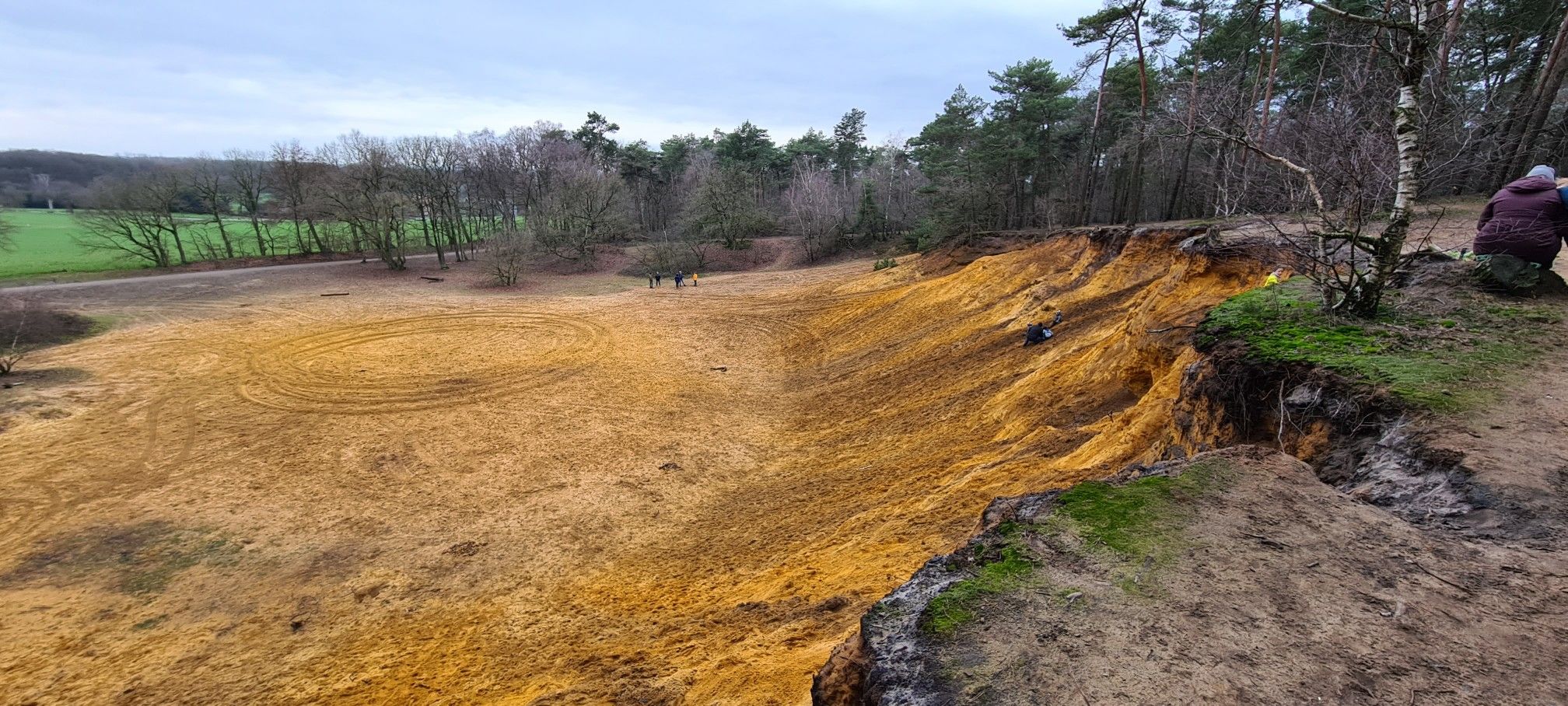 Die große Sandgrube.  Ideal für die Kinder zum spielen