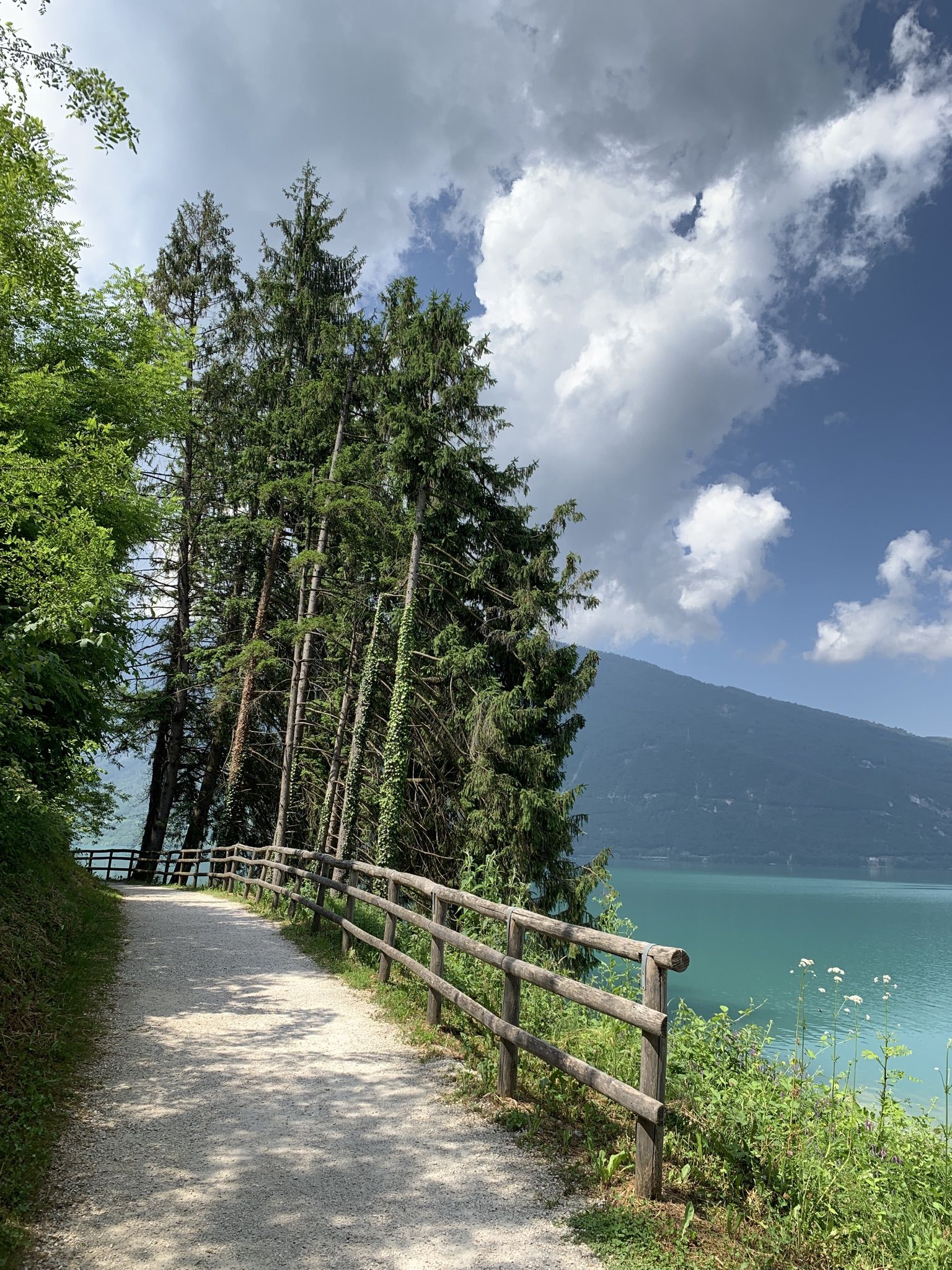 Am Lago di Santa Croce 
