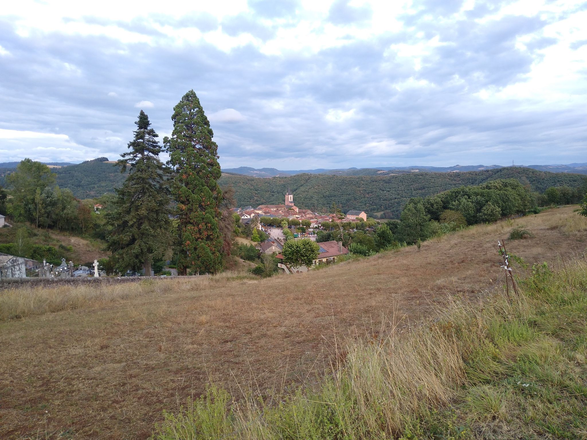vue sur Broquiès depuis le cimetière