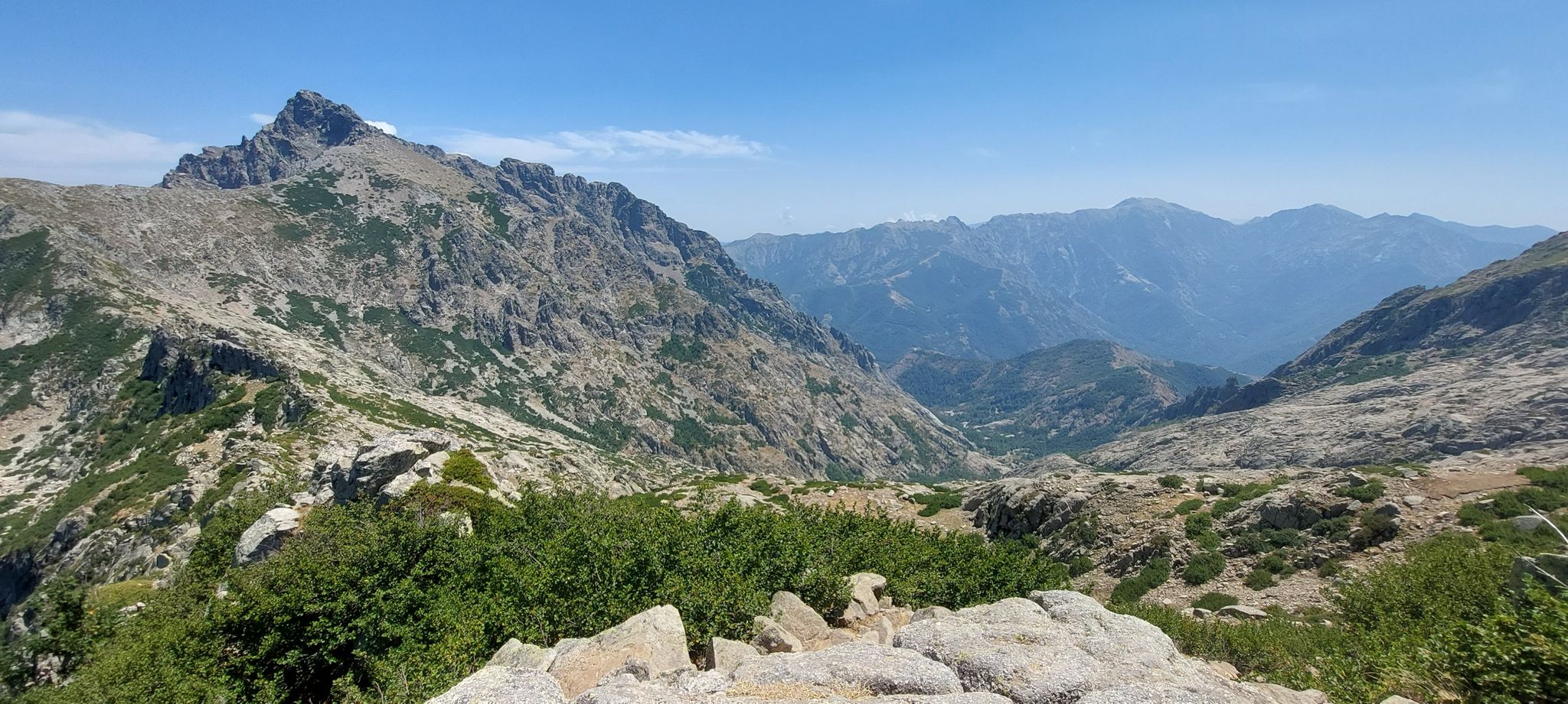 Blick von der Punta MMuratellu 2120m zum Monte d'Ortu