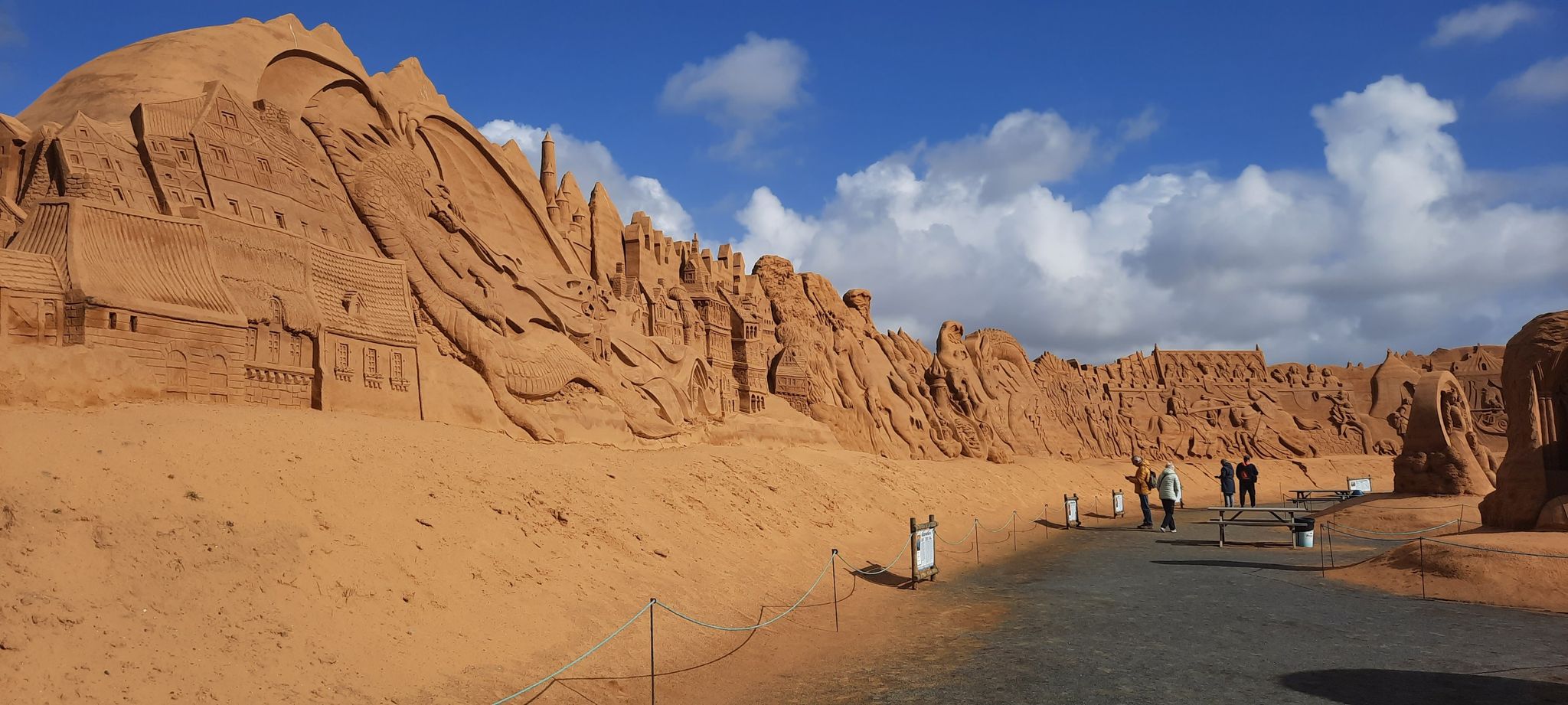 Til Sandskulpturen Festval Søndervig