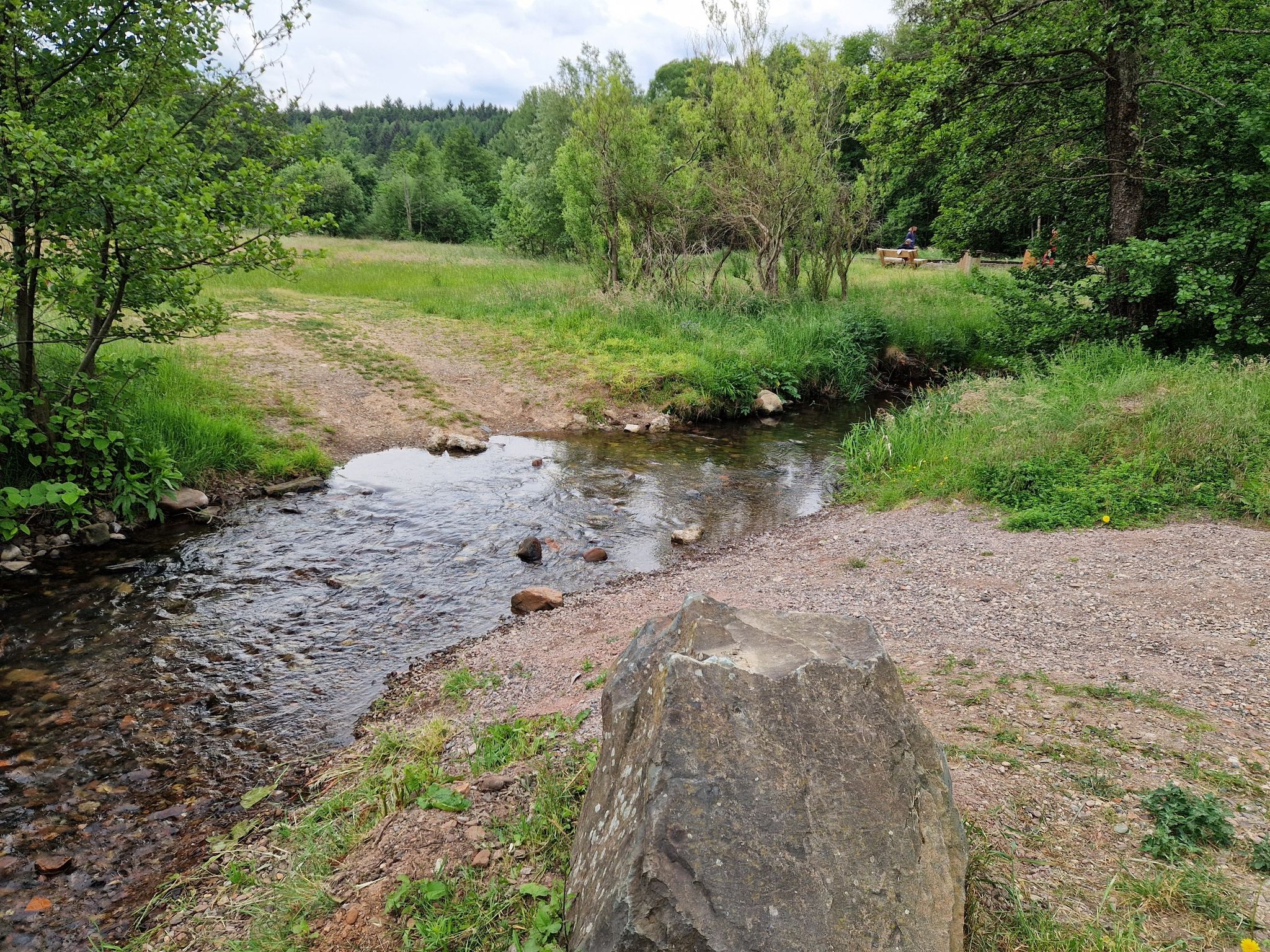 Furt durch den Bach