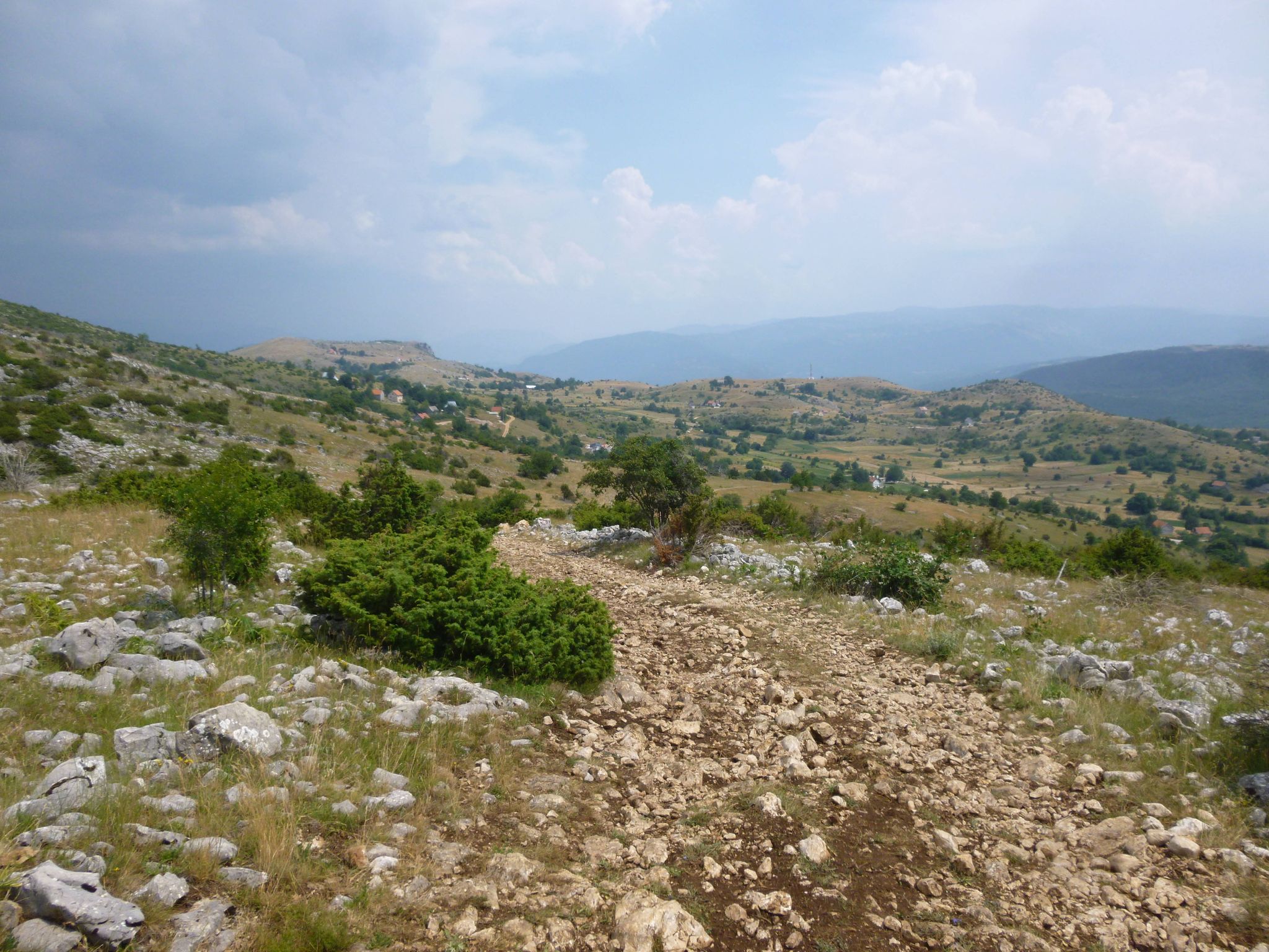 Aufsteigender Wanderweg