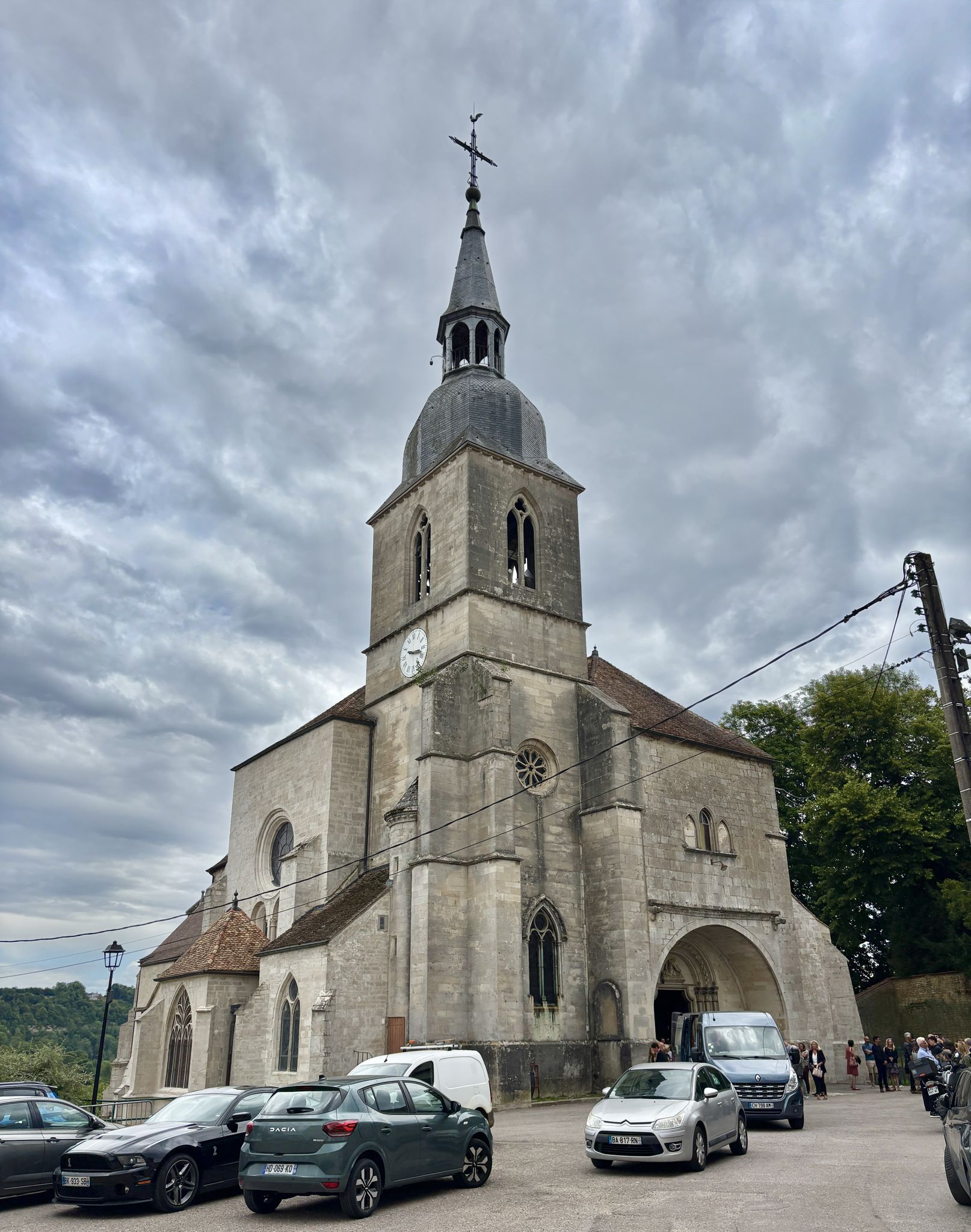 Église Saint-Nicolas à Neufchateau, XIIe siècle