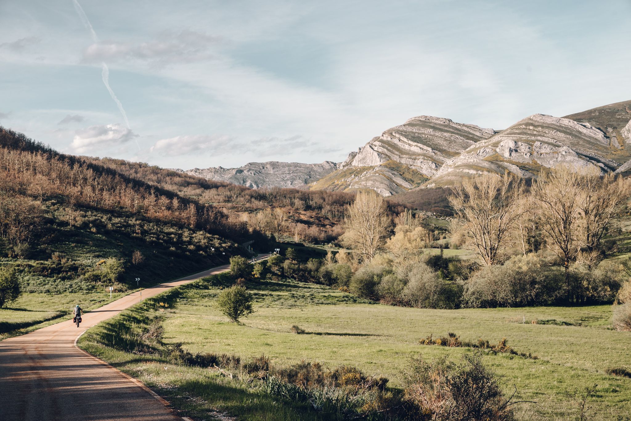 En este tramo disfrutamos de una increíble vista hacia la montaña palentina.