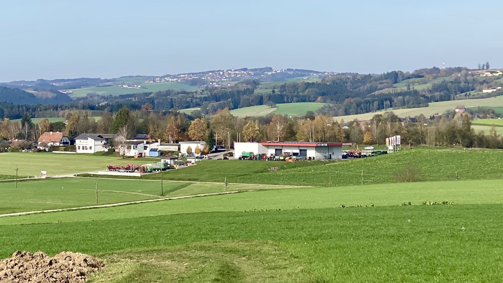 vor Prambachkirchen - hinten St. Agatha