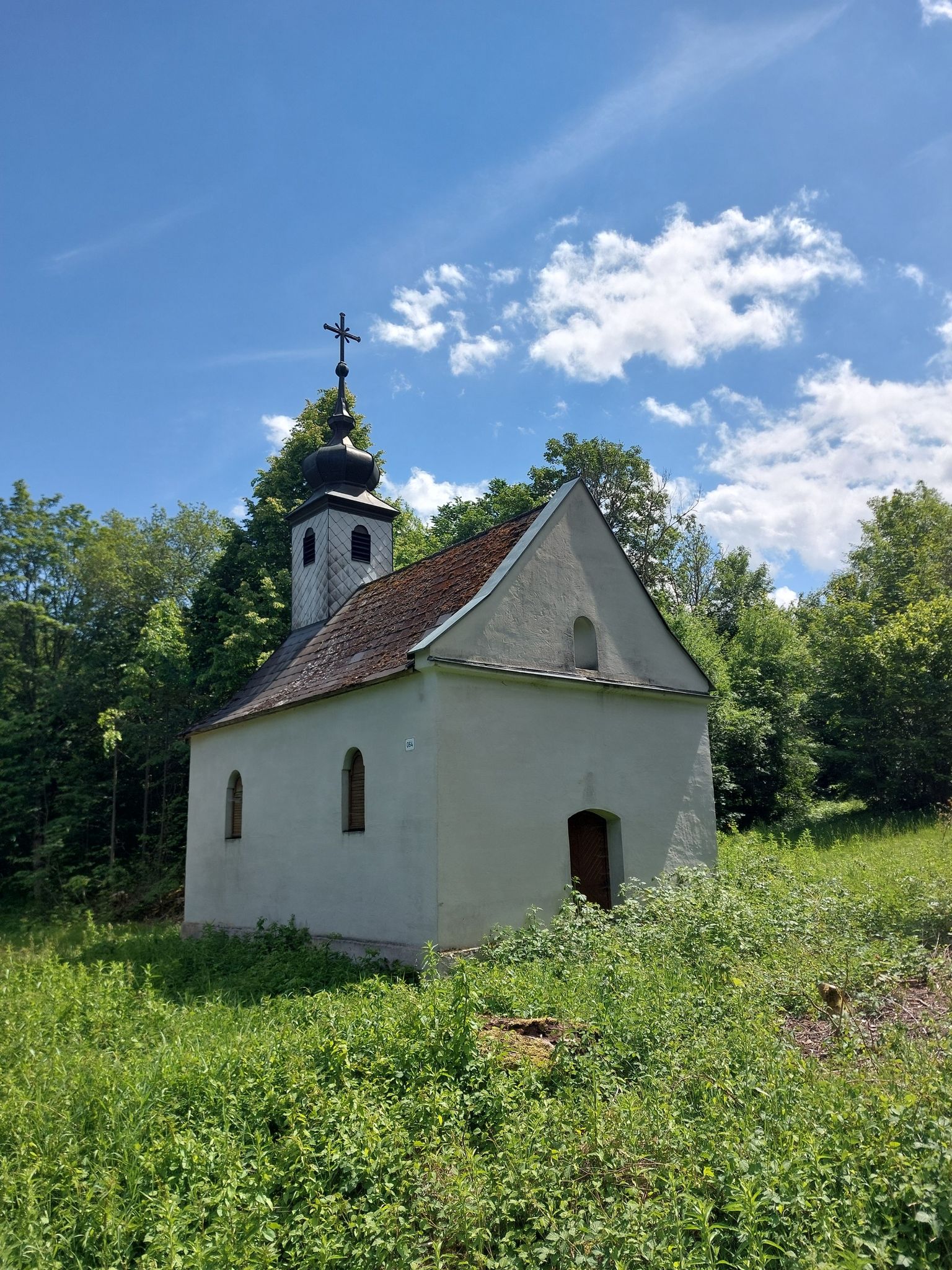 Kapelle mitten im Truppenübungsplatz
