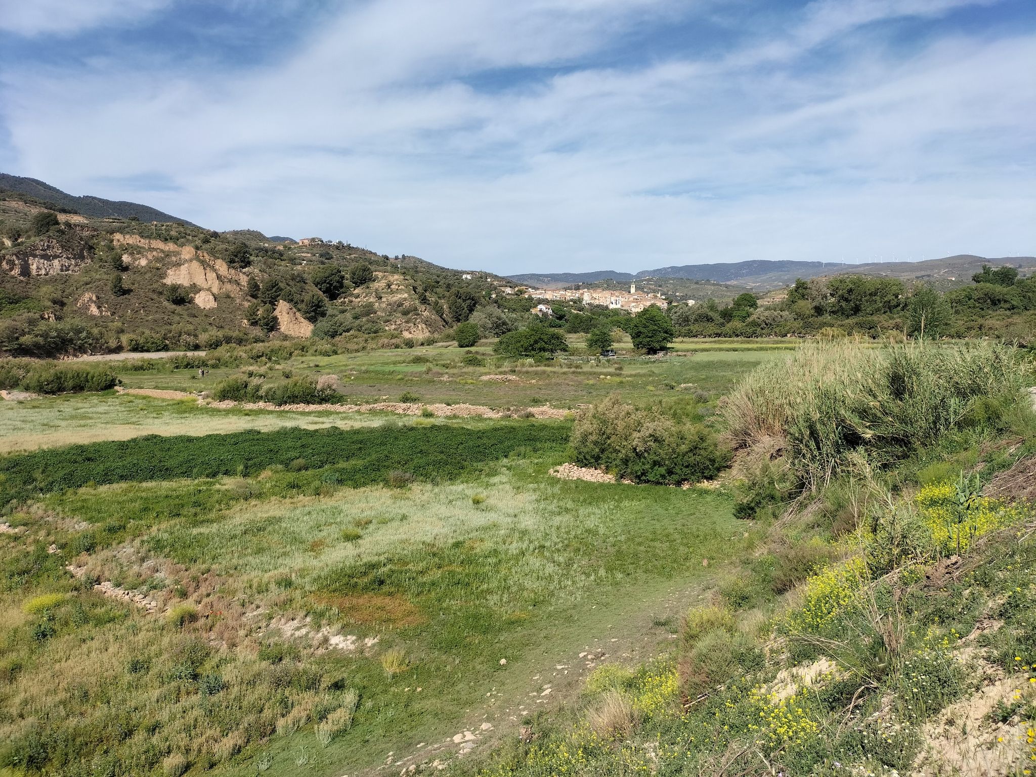 Restábal desde la cola del pantano de Béznar