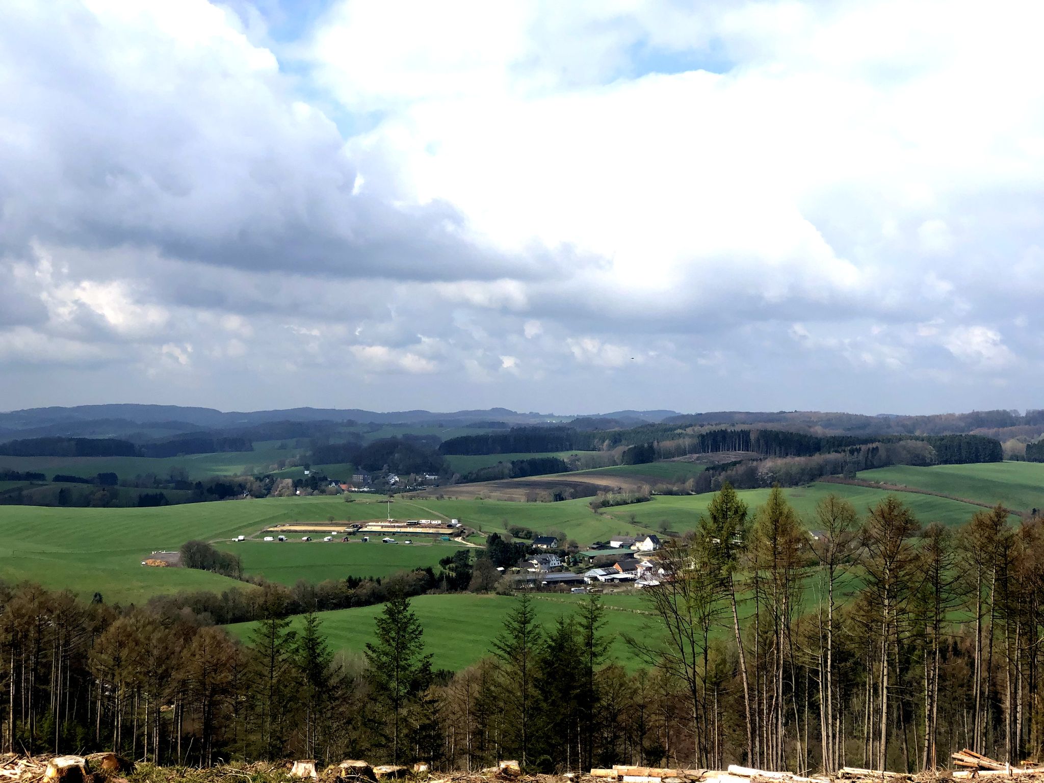 Blick Richtung Süttenbach und Oberbreidenbach