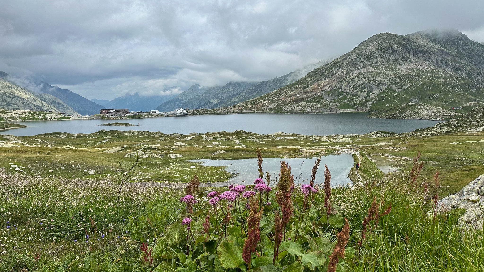 ...der Totesee auf dem Grimselpass...