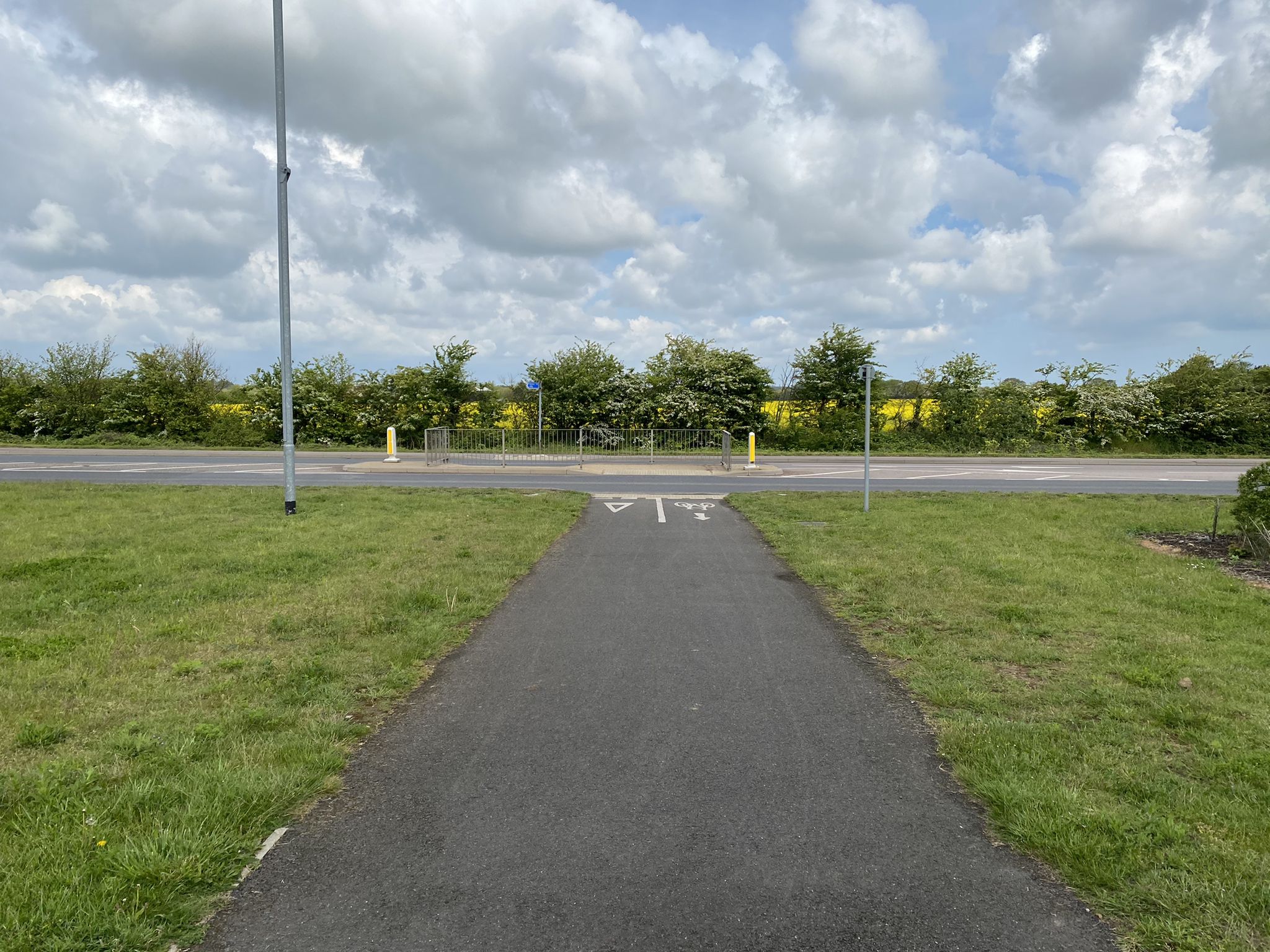 Exit the development turn right onto the shared path until you reach the crossing. Cross carefully and turn right towards Bradwell