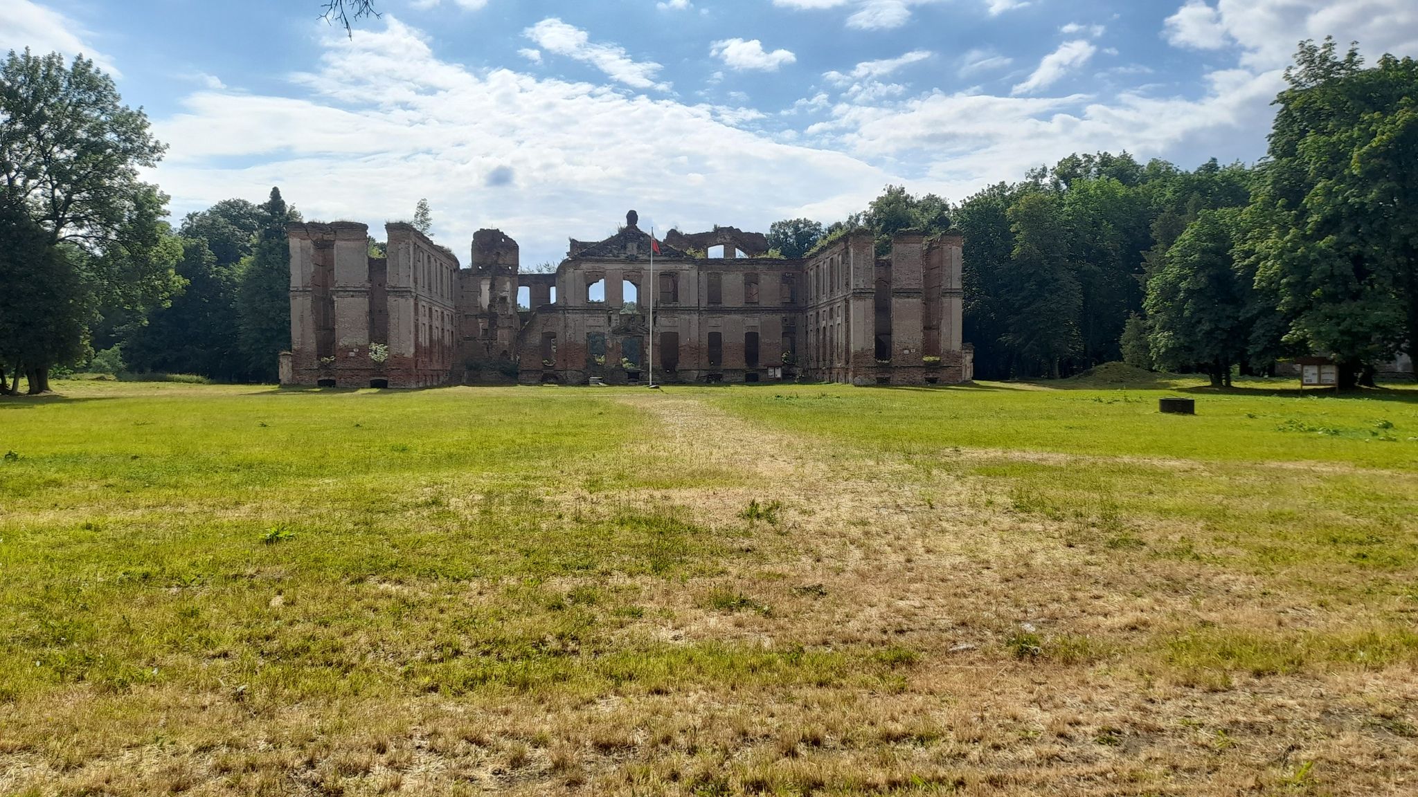 pałac kamieniec
