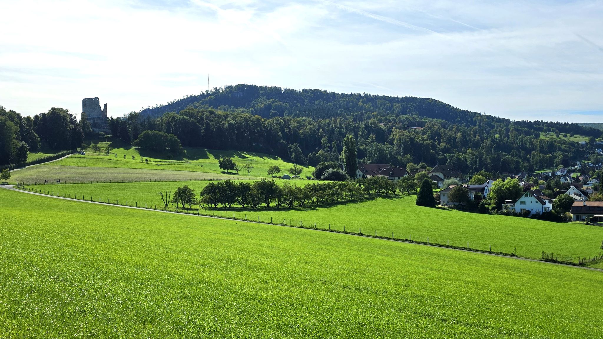 Nun, wir wissen es nicht und werden es auch nie erfahren. Aber was sind die beiden Türme auch im Vergleich zu dieser Landschaft. Nichts!