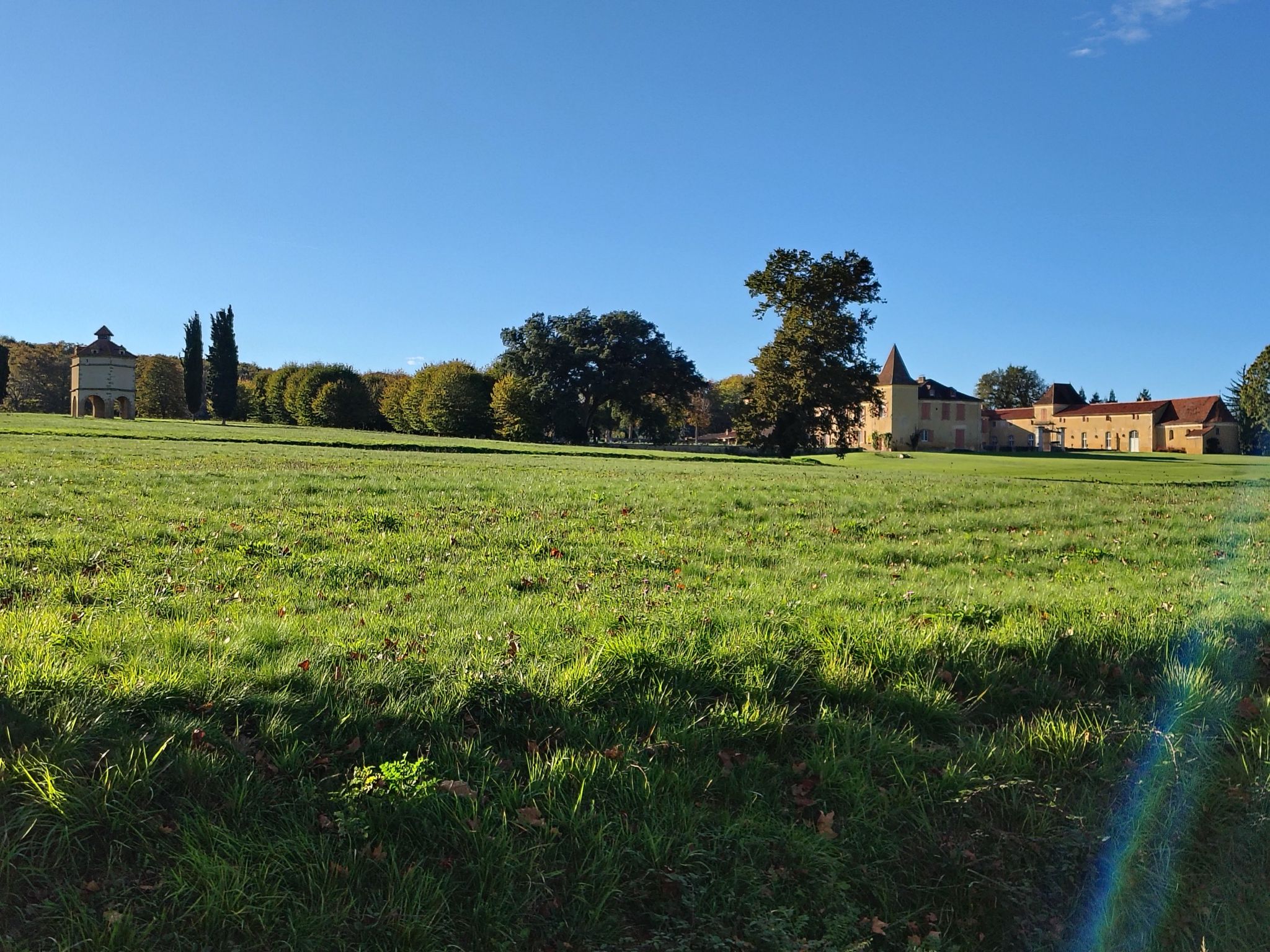 Château et pigeonnier de Marignan.