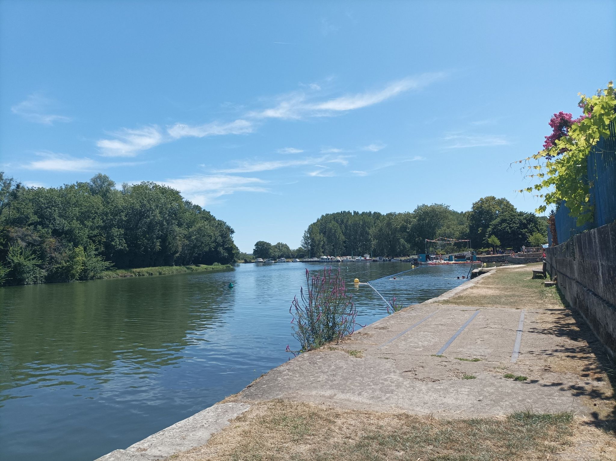 baignade et restauration super!