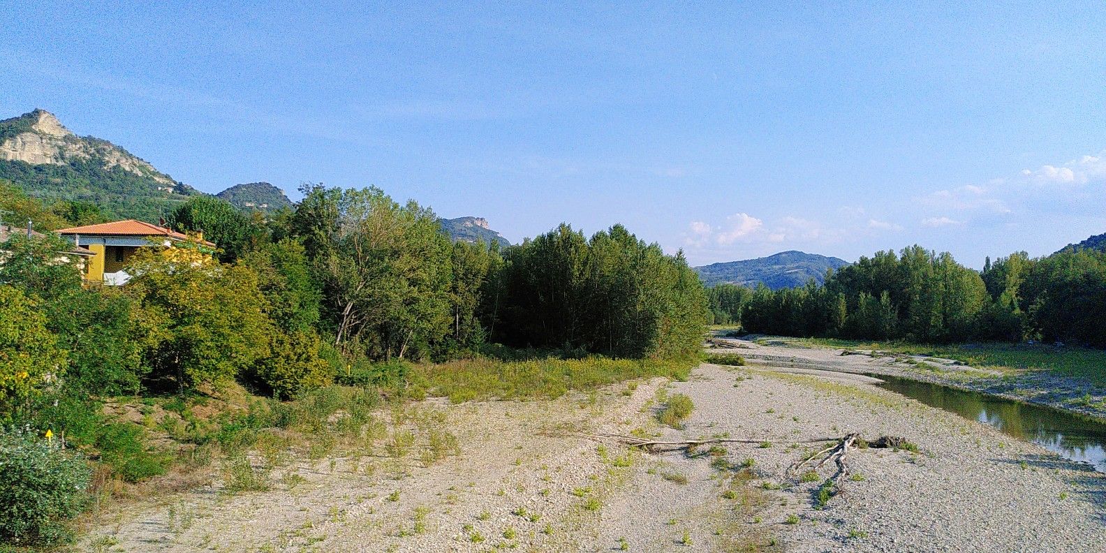 laut Karte sollte hier ein breiter Fluss sein...