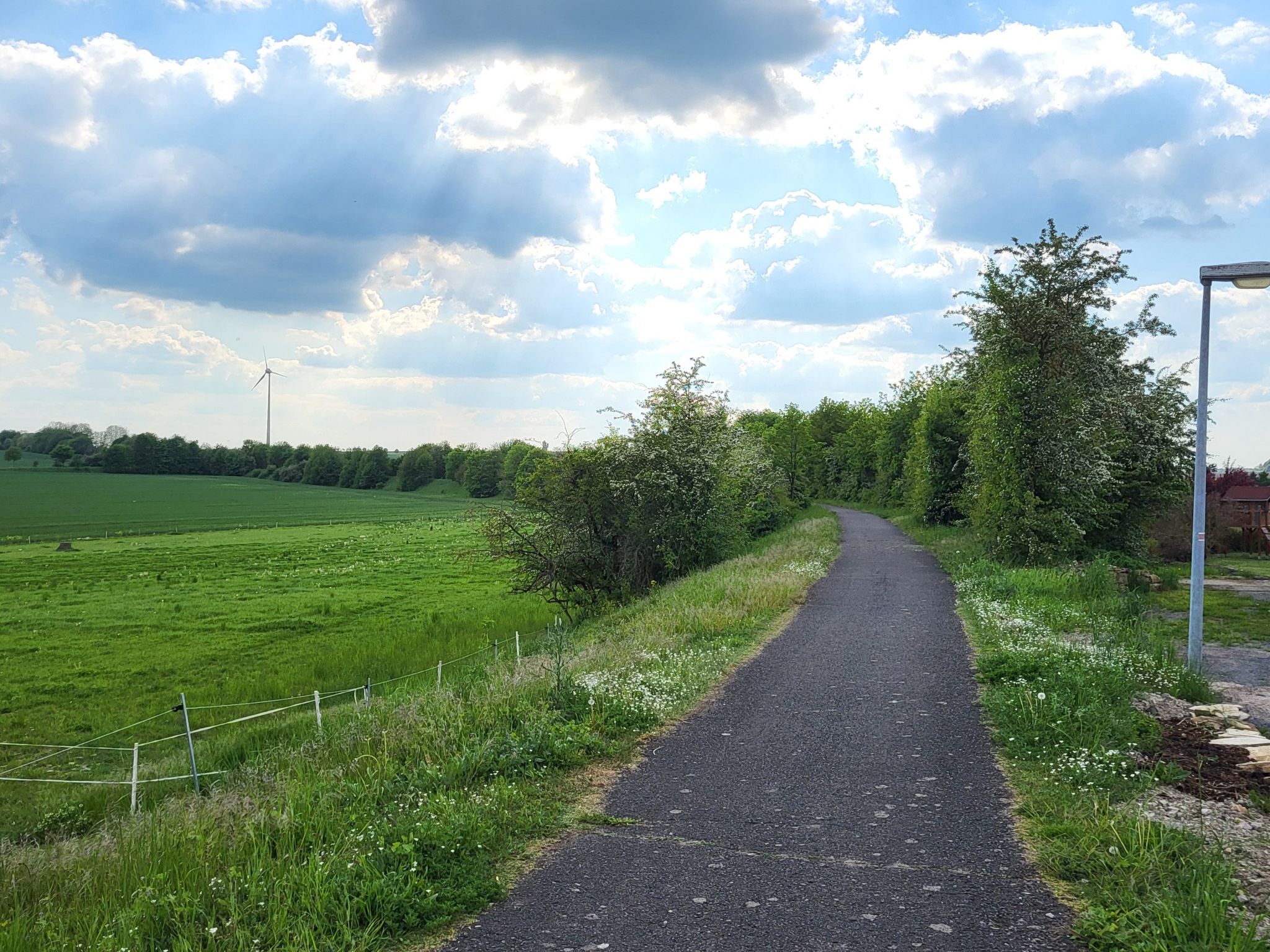 sieht aus wie ein 🚂 Radweg! Bis Beberstedt
