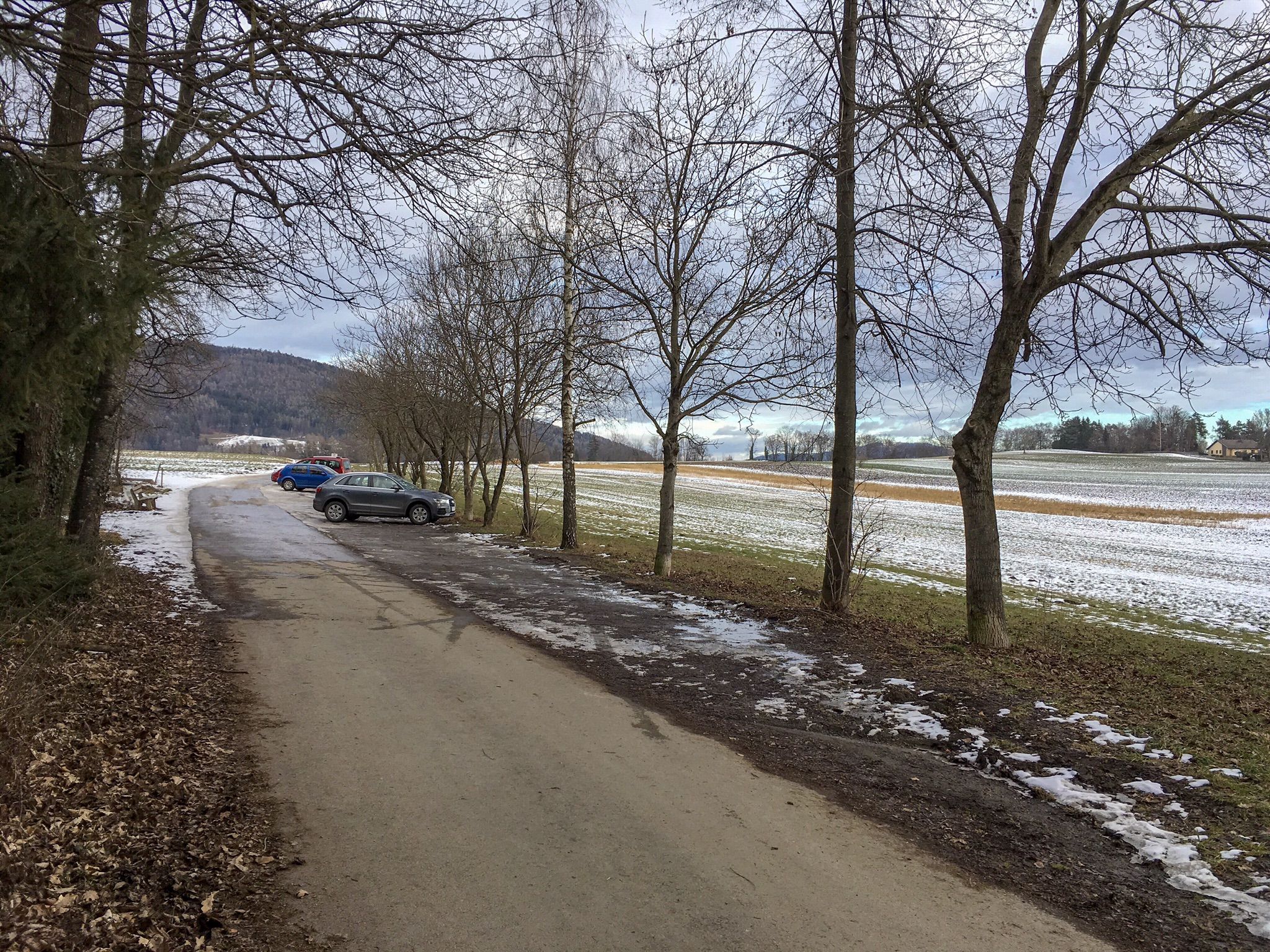 Parkplatz für Wanderer und Jogger am Landscha