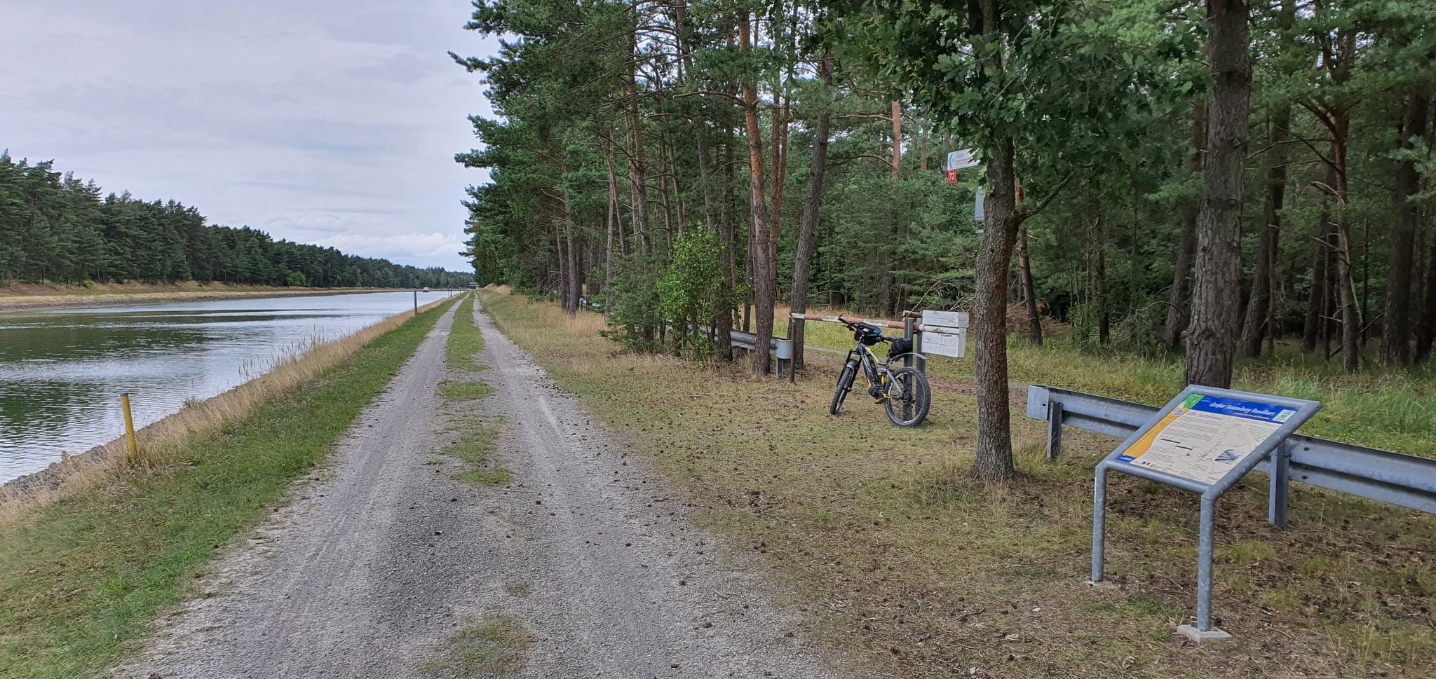 wir fahren am ESK weiter -  hier geht die Tour >  ZDW - ESK- Bernsteinsee 14 km Tour rein