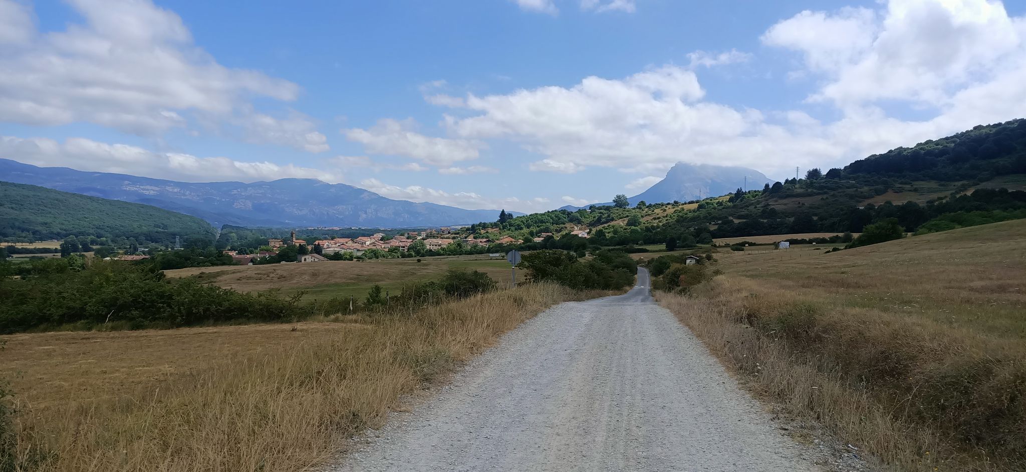 Camino entre Iturmendi y Bakaiku.