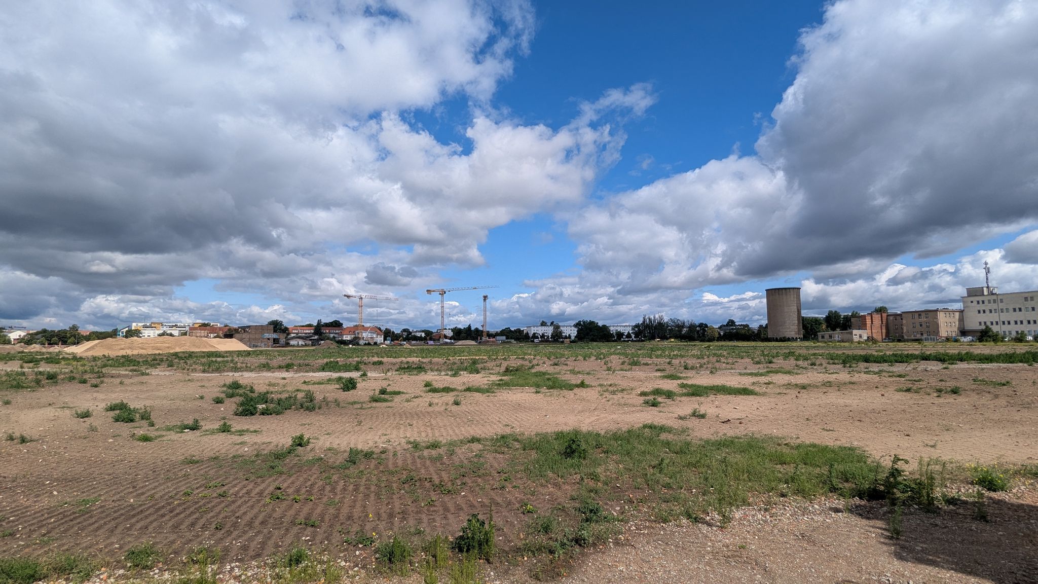 Blick über den ehemaligen Flugplatz Johannisthal